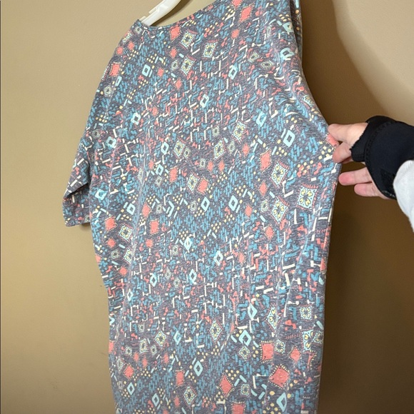 🌟 LULAROE: Multicolor Geometric Tunic Top/High Low- Size L  EUC - Picture 4 of 9